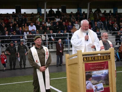 Rekrutenangelobung in Kirchberg am 28.05.2010 Bild 1