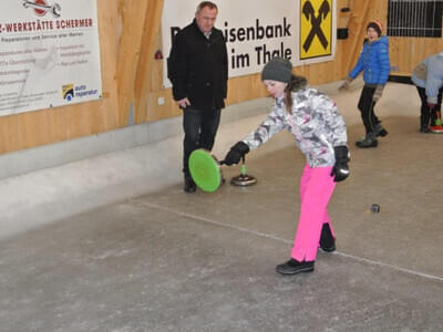 JS Eisstockschießen in Brixen 11.02.2017 Bild 5