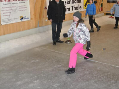 JS Eisstockschießen in Brixen 11.02.2017 Bild 6