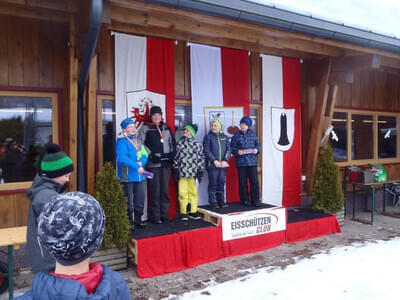 JS Eisstockschießen 2018 Brixen Bild 0