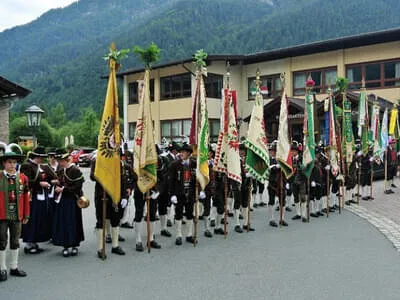 Einmarsch und Kranzniederlegung  Bild 25
