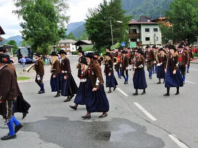 Einmarsch und Kranzniederlegung  Bild 11