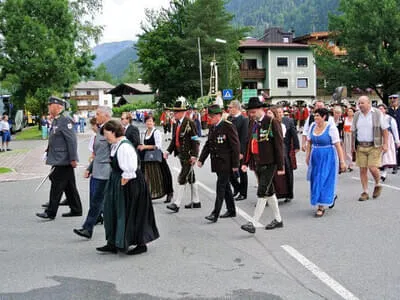 Einmarsch und Kranzniederlegung  Bild 5