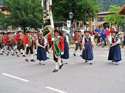 Einmarsch und Kranzniederlegung  Bild 2